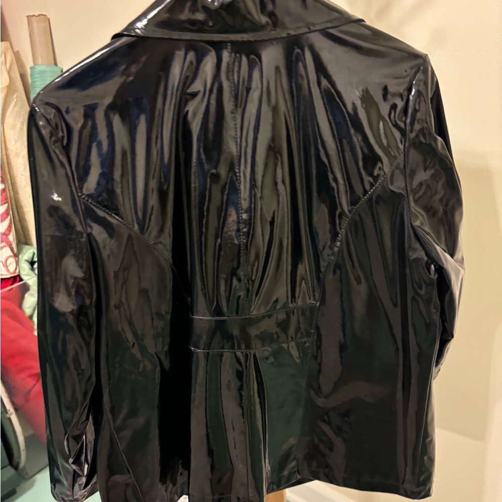 VINTAGE black patenet leather “ sporting club “ brand double breasted rain jkt - Picture 4 of 5